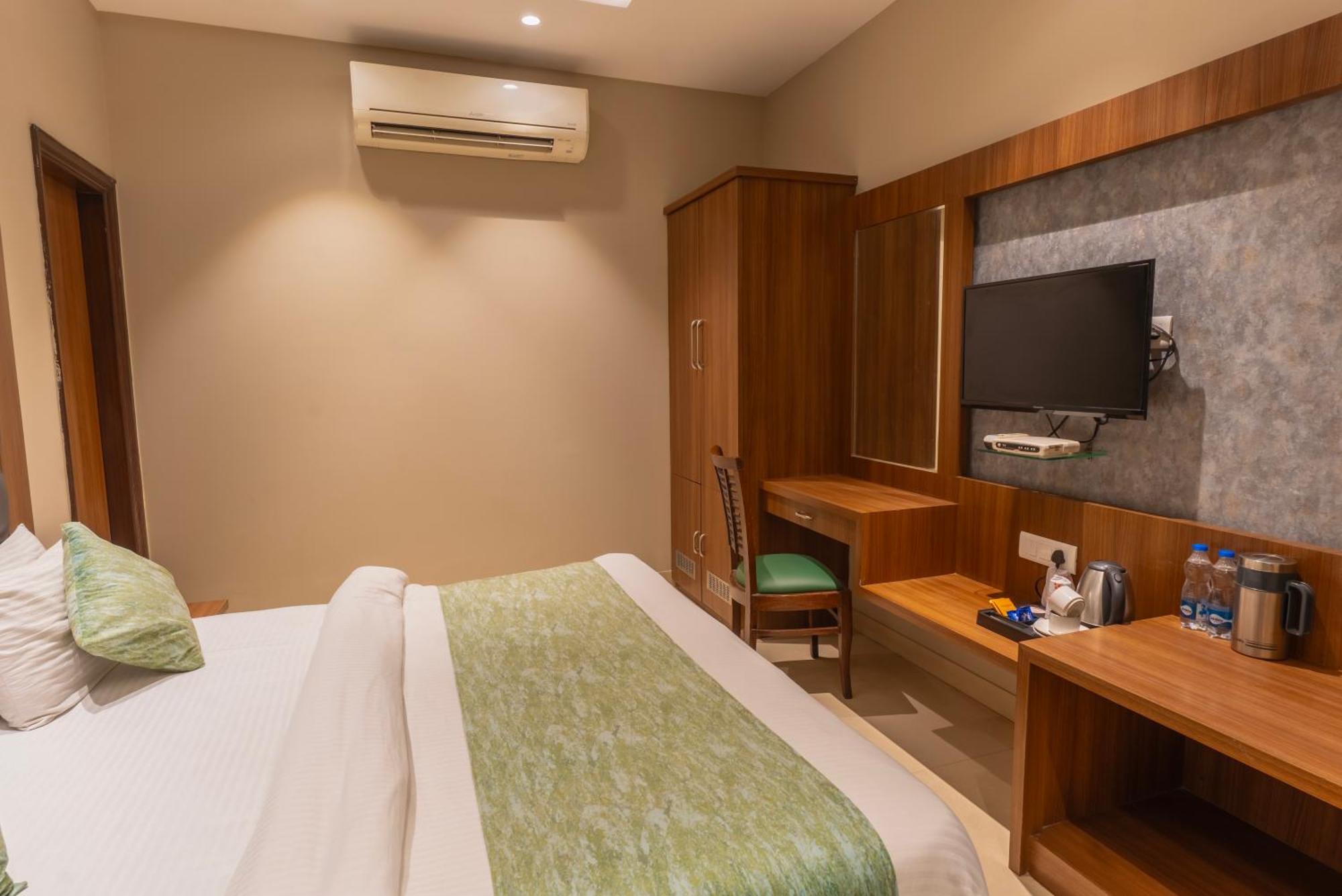 Hotel Amritsar International 2 Min Walk From Amritsar Bus Stand Bagian luar foto