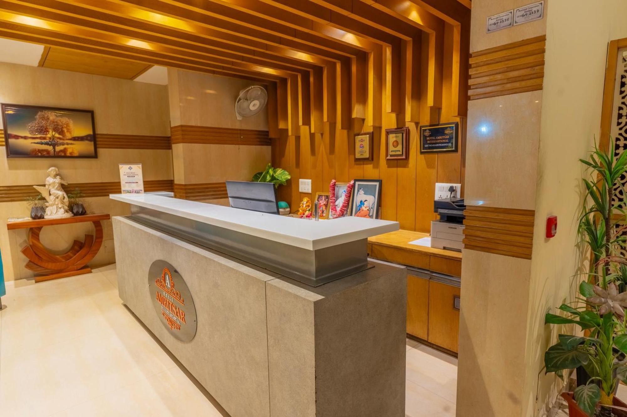 Hotel Amritsar International 2 Min Walk From Amritsar Bus Stand Bagian luar foto