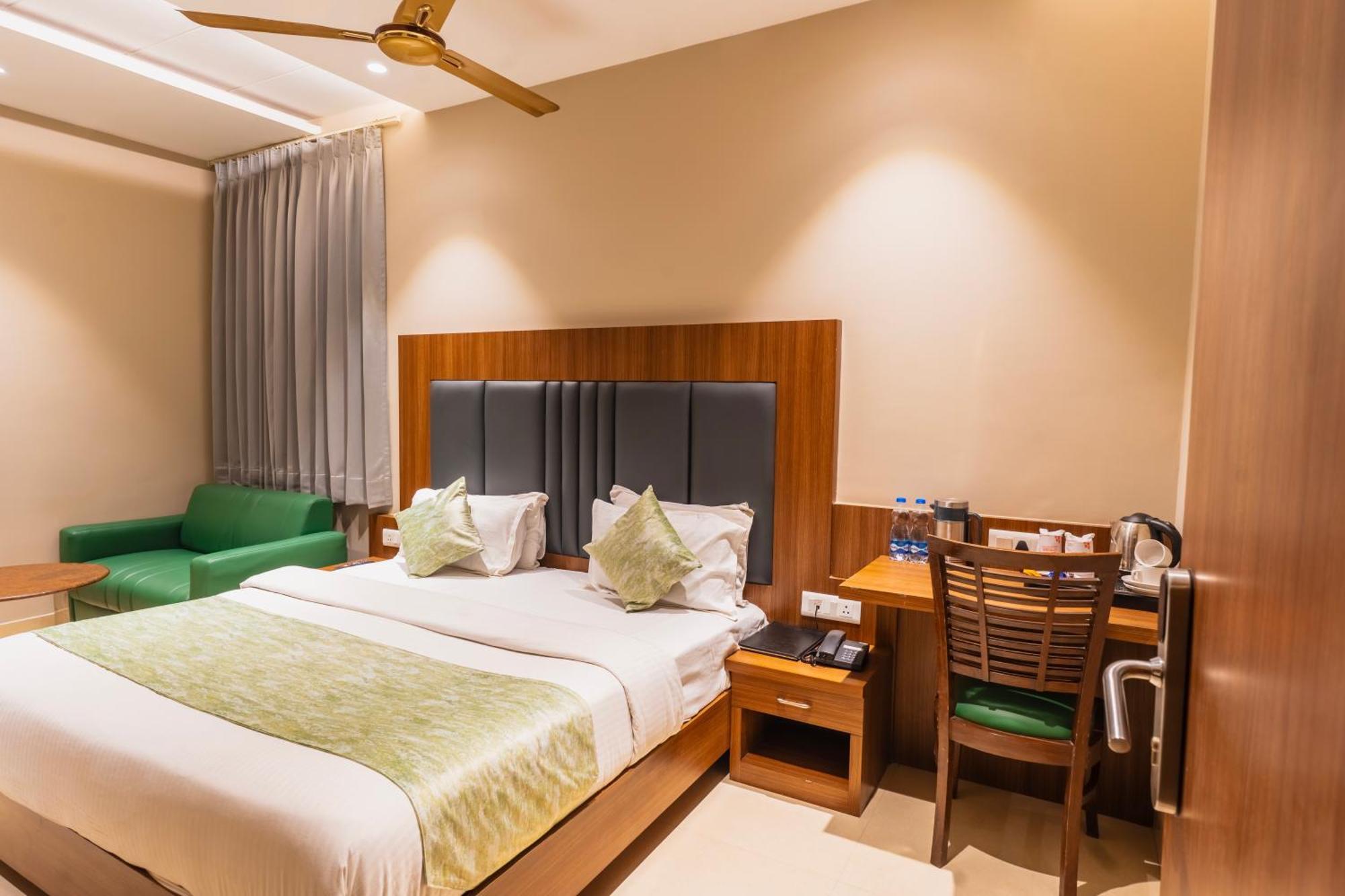 Hotel Amritsar International 2 Min Walk From Amritsar Bus Stand Bagian luar foto