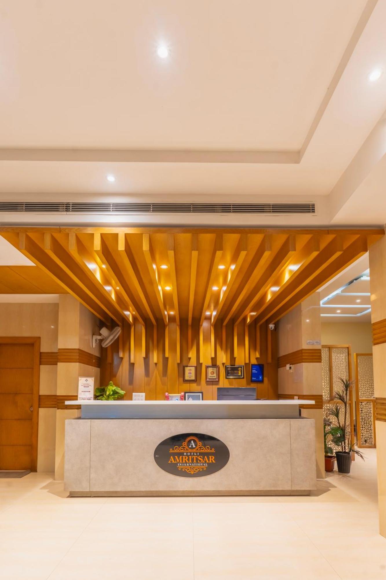 Hotel Amritsar International 2 Min Walk From Amritsar Bus Stand Bagian luar foto