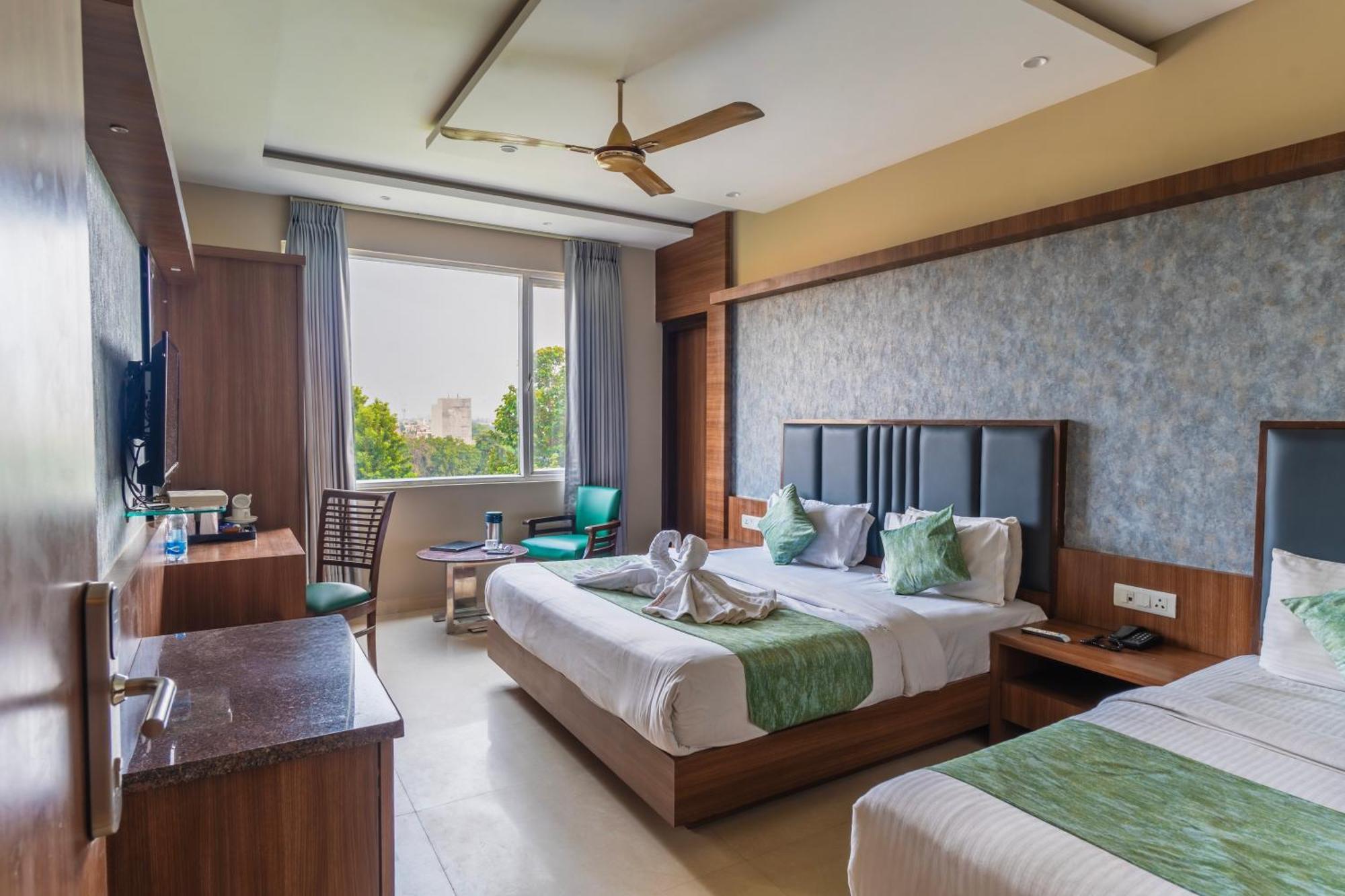 Hotel Amritsar International 2 Min Walk From Amritsar Bus Stand Bagian luar foto