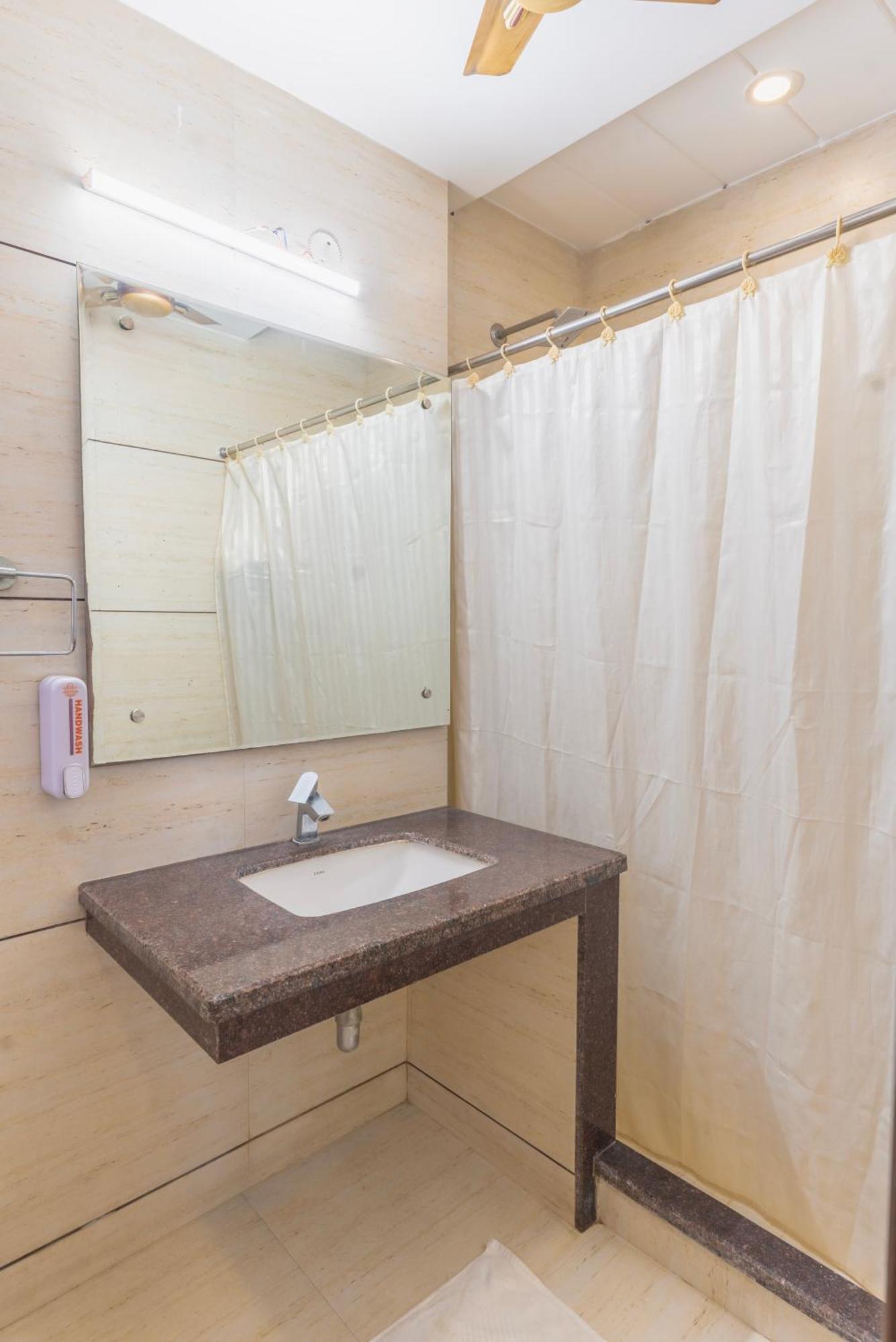 Hotel Amritsar International 2 Min Walk From Amritsar Bus Stand Bagian luar foto