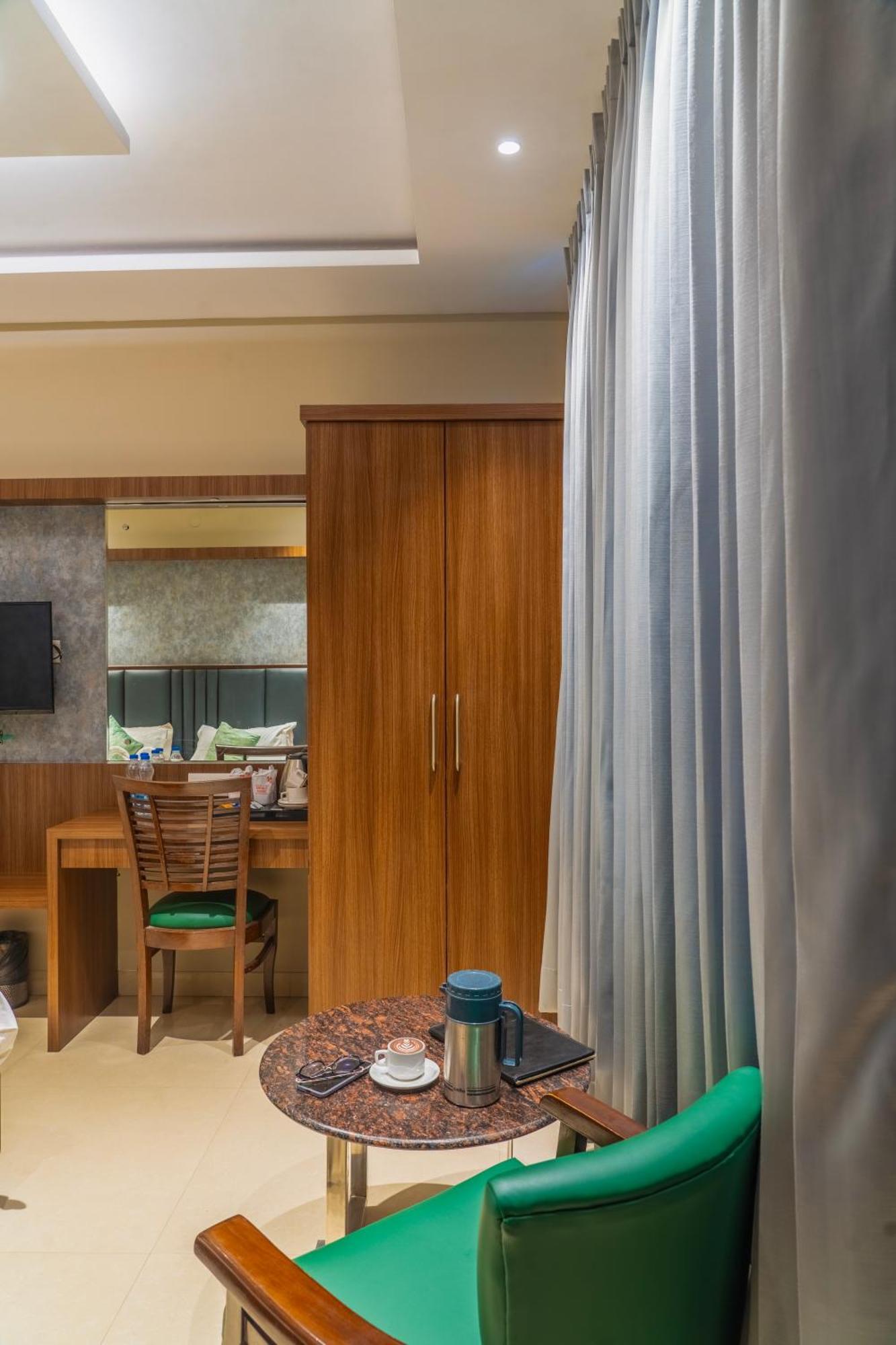 Hotel Amritsar International 2 Min Walk From Amritsar Bus Stand Bagian luar foto