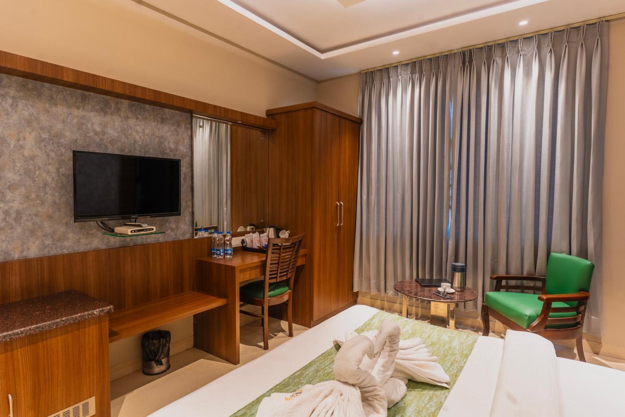 Hotel Amritsar International 2 Min Walk From Amritsar Bus Stand Bagian luar foto